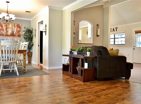 2nd image of 11201 Iron Oak Trl