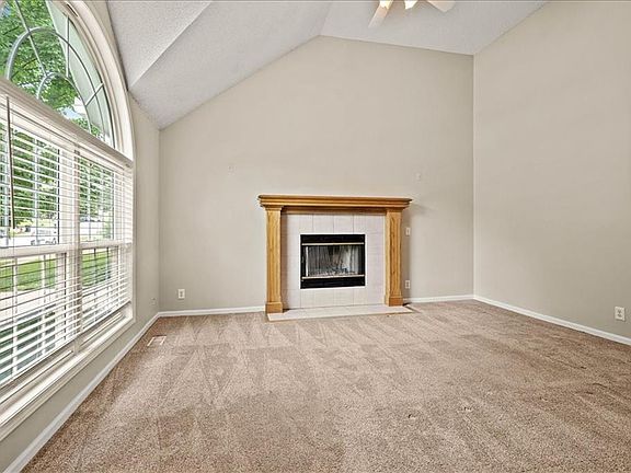 5th image of 11027 N McKinley Ave