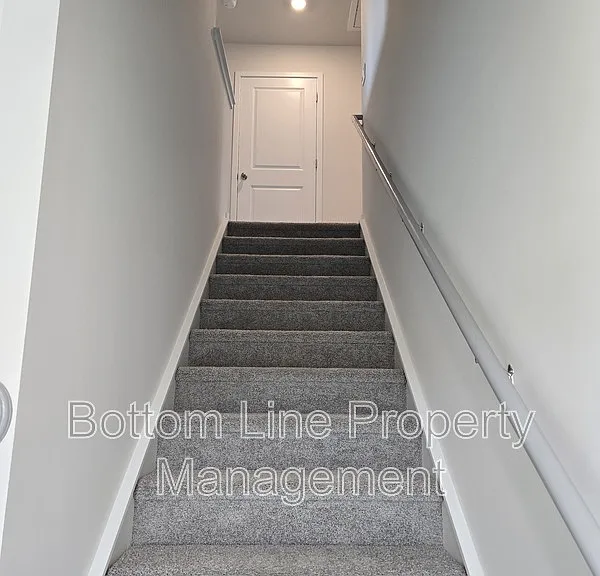 549 Blackpool Ct — Photo 18