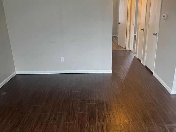2nd image of 927 Herold Ave #927