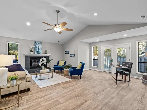 110 Clancy Cir, Cary, NC 27511