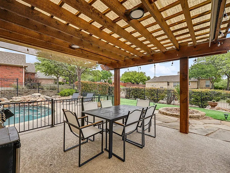 4205 Vista Creek Dr — Photo 41