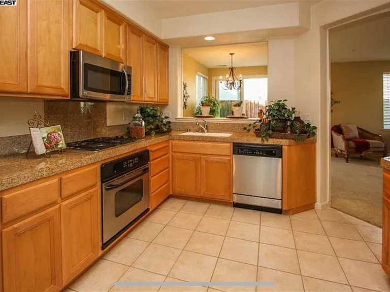 5728 Old Westbury Way — Photo 13