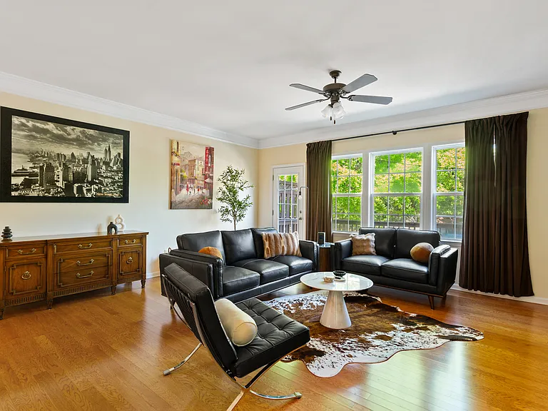 Pecan Knoll Dr — Photo 13