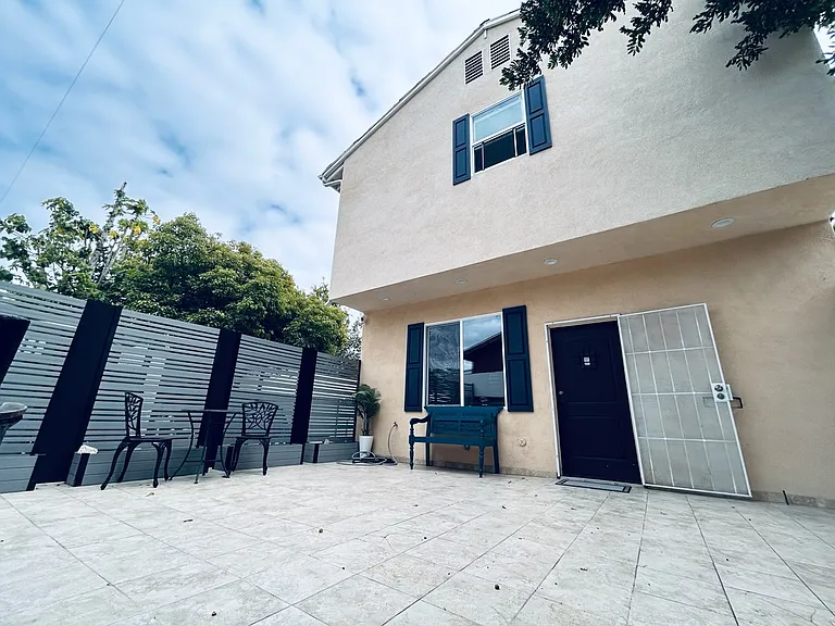 13859 Valerio St — Photo 19