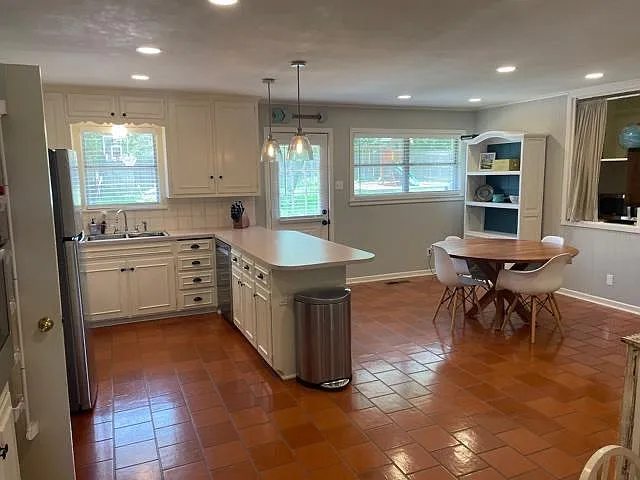 9100 Lark Dr — Photo 6