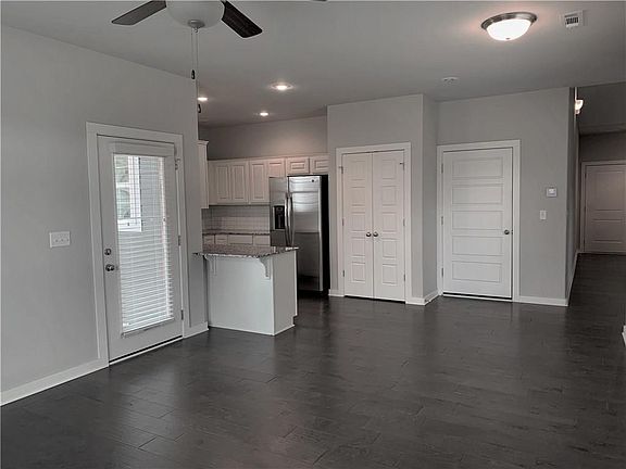 3rd image of 3901 SW Peachwood Dr