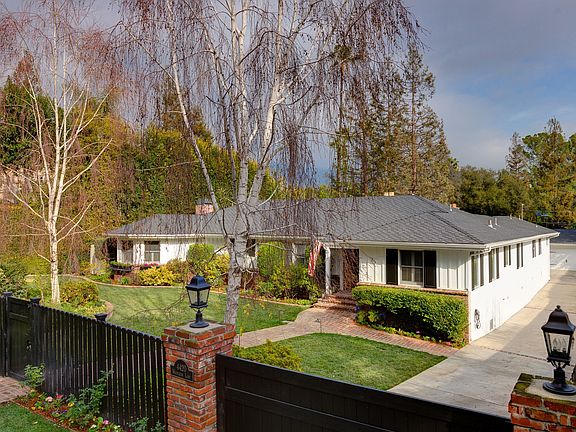 3rd image of 4420 Woodleigh Ln