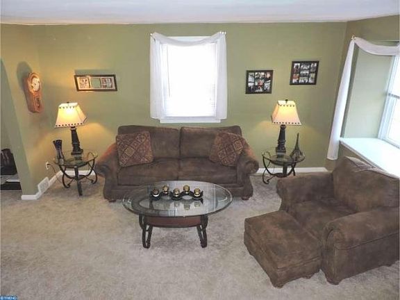 5th image of 4918 Woodland Ave
