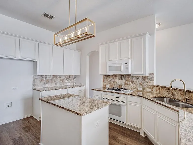 857 Dalmalley Ln — Photo 6