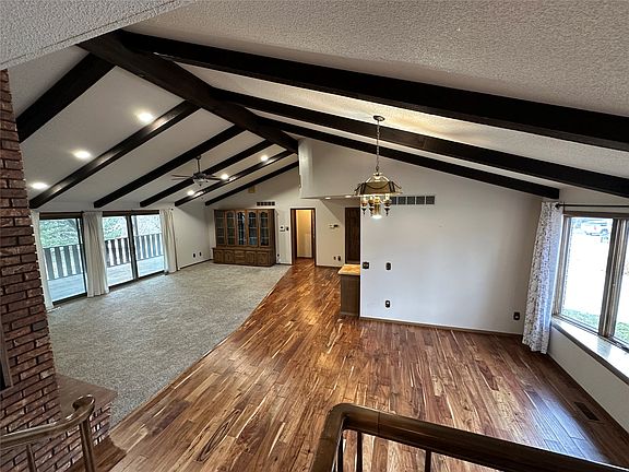 4th image of 1806 Barham Blvd