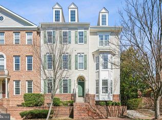 8830 Ashgrove House Ln APT 201, Vienna, VA 22182