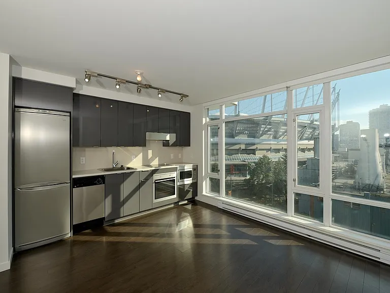 161 W Georgia St #705 — Photo 1
