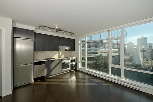 161 W Georgia St #705 Photo 1