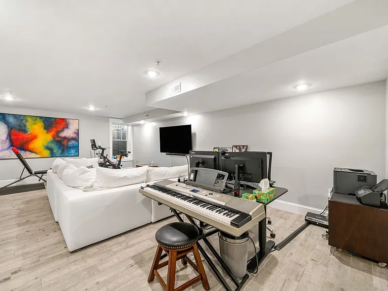55 Hutchings St #4 — Photo 17