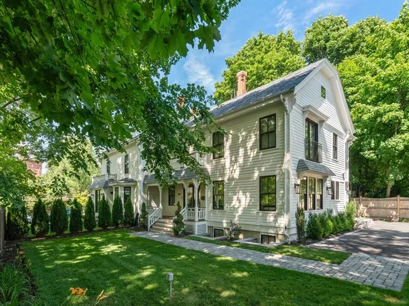300 Elliot St #2, Newton Upper Falls, MA 02464