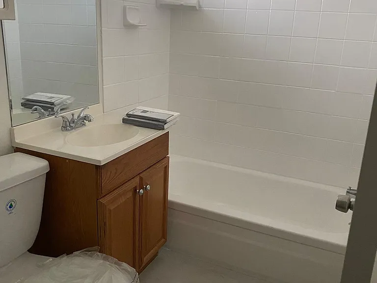 15135 Victory Blvd #2 — Photo 6