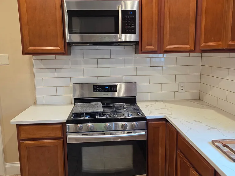 496 W Ferry St #1 — Photo 8
