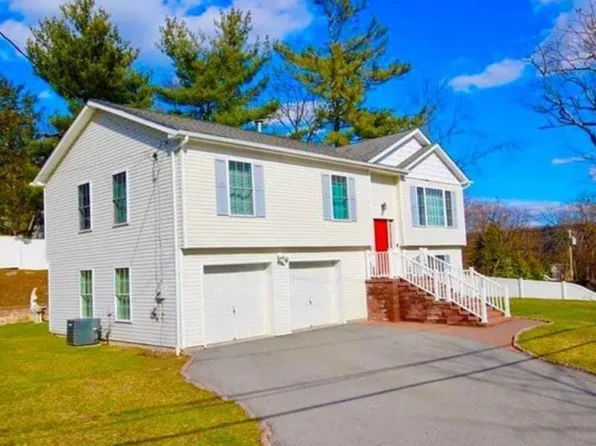 31 Lake Region Blvd, Monroe, NY 10950