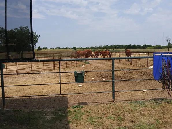 1701 S Duncanville Rd, Cedar Hill, TX 75104