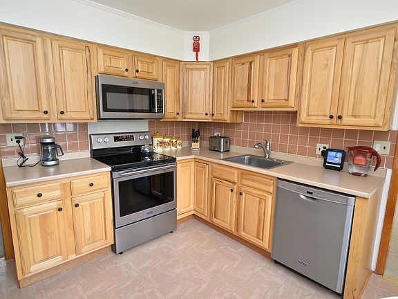 12 Brookfield Meadows