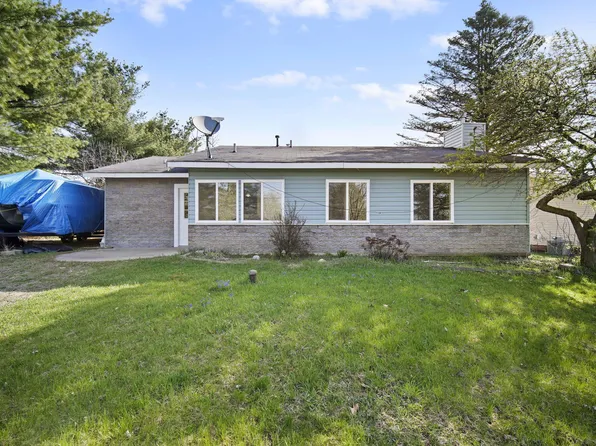 310 Nottingham Dr, Brooklyn, MI 49230