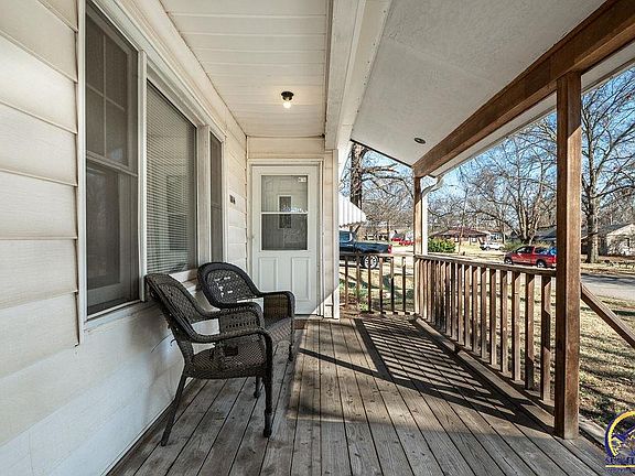 5th image of 1014 SE 30th St