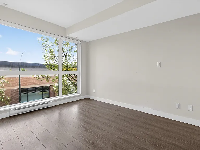 1588 Hastings St E #211 — Photo 7