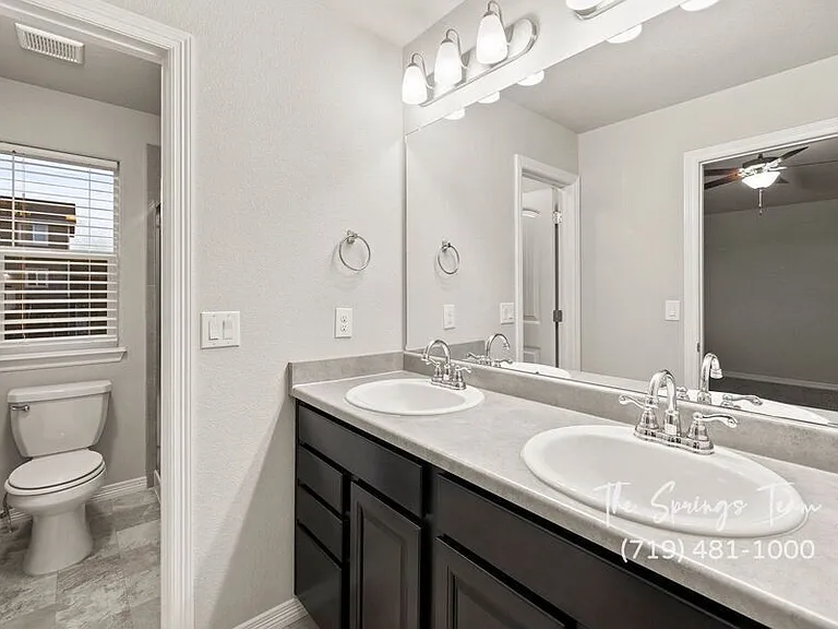 10957 Matta Dr — Photo 24