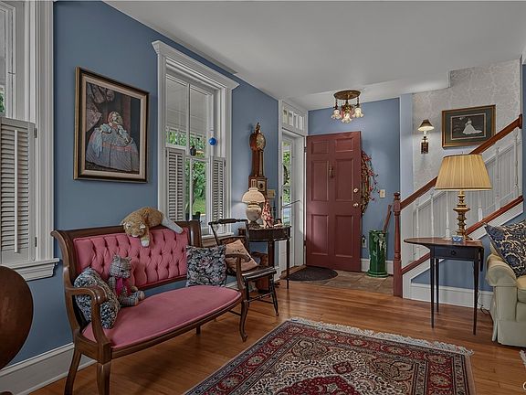 5th image of 34 Williams St