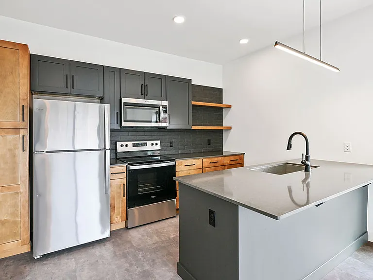 Urbane424 Apartments — Photo 22