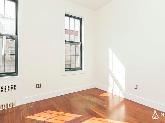 5th image of 182 Jefferson St #2E