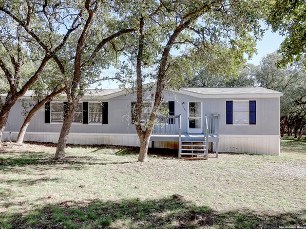 103 VISTA RDG, Bandera, TX 78003