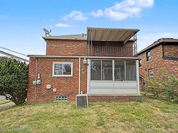 4th image of 17419 Prairie St