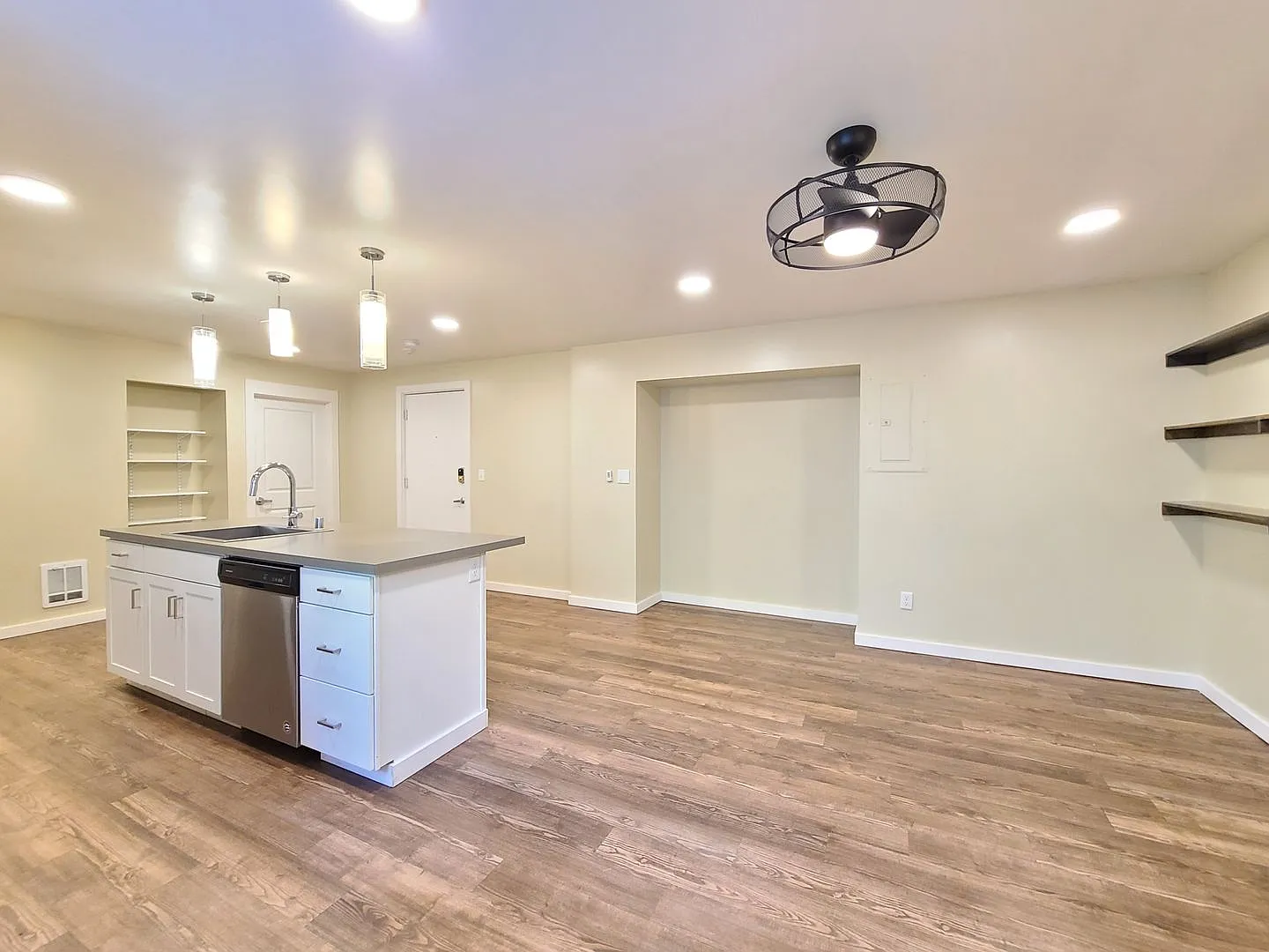Knickerbocker Apartments — Photo 4