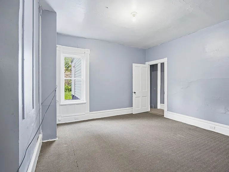 616 Lillian St — Photo 16