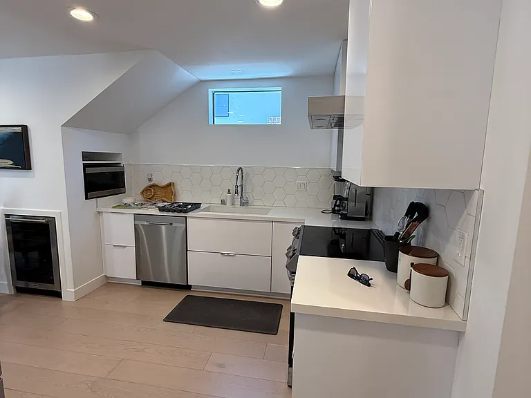 1140 Pearl St — Photo 37