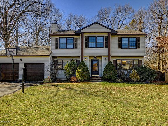 2nd image of 1180 Tiffany Ln
