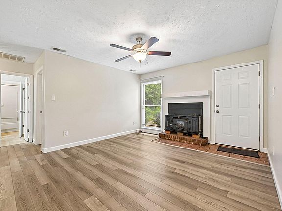 3rd image of 6434 Rannock Dr