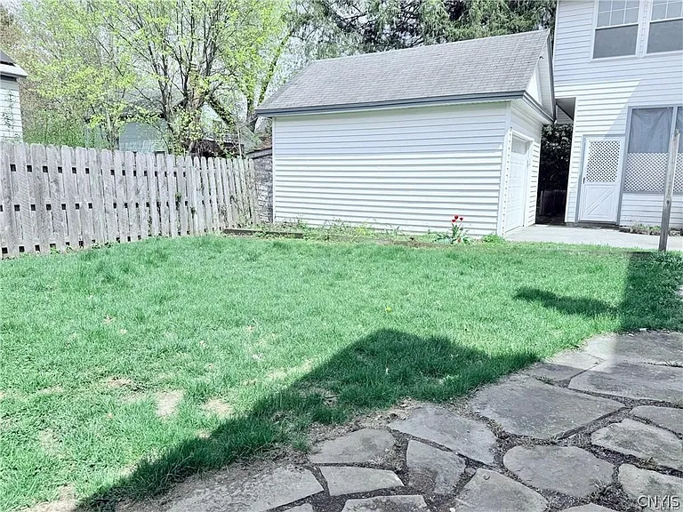 10 Jewett Ave — Photo 20