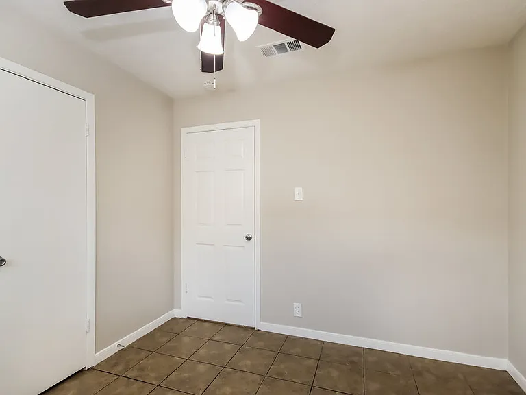 8514 Forest Point Dr — Photo 13