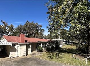916 Oakview Cir, Fairfield, AL 35064
