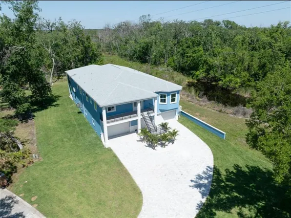 1033 Hammock Cir, Tarpon Springs, FL 34688