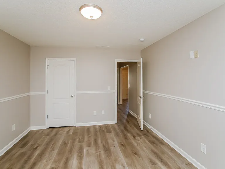 225 Comet Ct — Photo 12