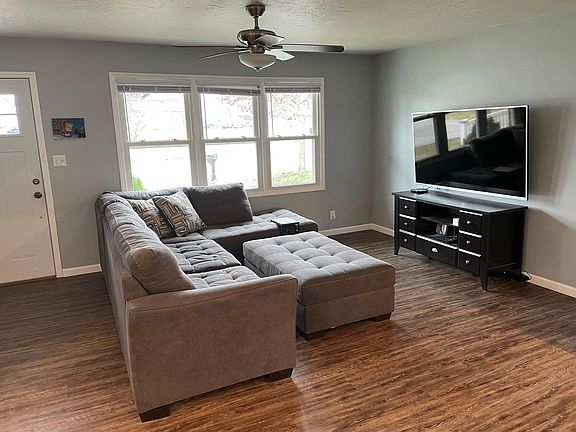 3rd image of 90 Alta Ct