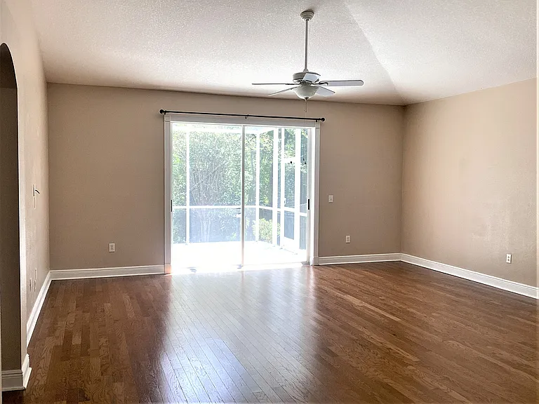 25008 Hyde Park Blvd — Photo 5