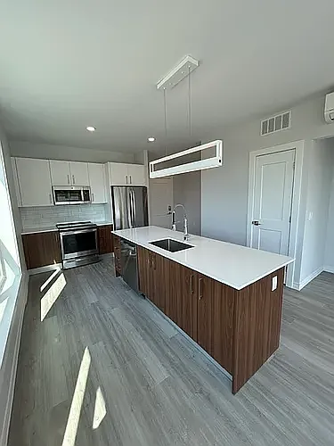 Residences at Sharon Gallery — Photo 135