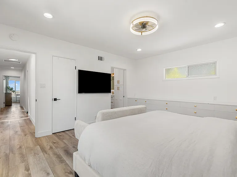 2840 Amby Pl — Photo 17