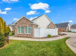 2414 Cross Vine Ln, Winston Salem, NC 27103