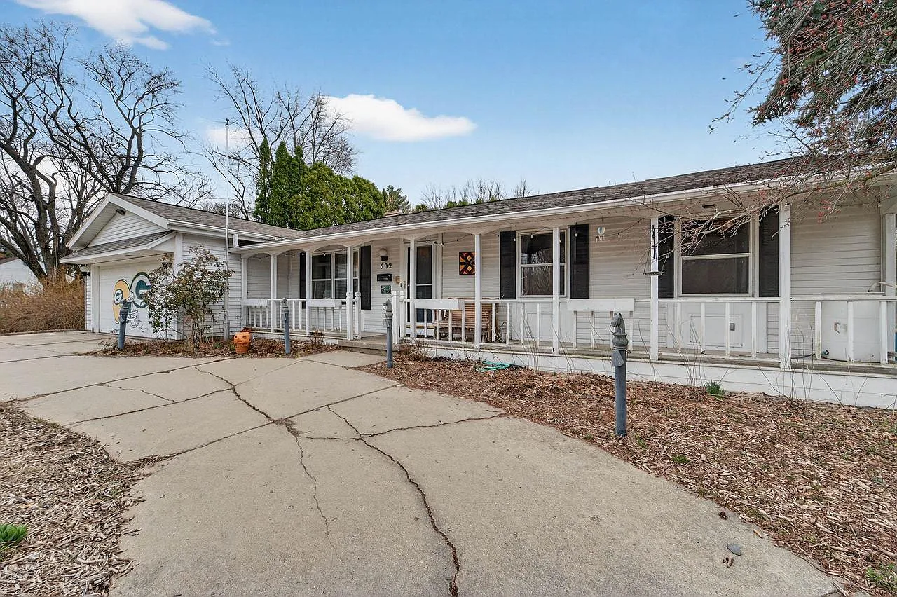502 Nichols Road photo 1